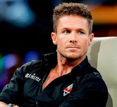 Estação Cronográfica: Tentativa de recorde do mundo de queda livre