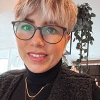 600+ Profile mit dem Suchbegriff „Yvette“