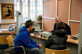 Tout jeune de nationalité française doit se faire recenser auprès de sa mairie (ou du consulat s'il habite à l'étranger), entre la date anniversaire de. Le Recensement Citoyen Albi