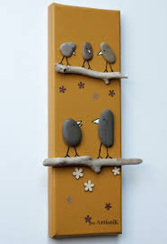 Je vous montre ici mes petits tableaux que je réalise avec ce que dame nature nous offre…… j'ai déniché les idées sur: Tableau Galets Tableaux Oiseaux Galets Tableaux Bois Flotte Oiseaux Cadeau Noel Famille Un Grand Marche