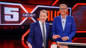 Im laufe der sendung werden die zu beantwortenden fragen schwieriger und bringen höhere gewinnsummen. Rgmrvybp1gzwlm