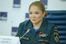 Тон задает юлия сергеевна шойгу — основатель и бессменный руководитель центра. The Eldest Daughter Of The Russian Defense Minister Who Looks Ordinary Became The Director Of The Psychological Assistance Center At The Age Of 35 Inews