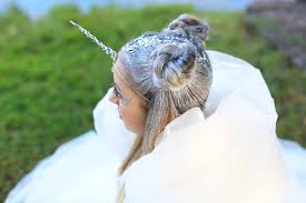 Once you hop onboard the unicorn hairstyle trend, there's no going back. Unicorn Half Up Diy Halloween Costume Cute Girls Hairstyles