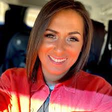 Nikki Collins's Instagram, Twitter & Facebook