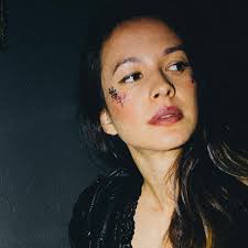 Stephanie Mae's Instagram, Twitter & Facebook