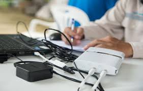 Cara pasang wifi di rumah, bagi kalian yang ingin memasang wifi di rumah karena tempat kamu belu tercover isp kabel fiber cara mudah pasang wifi sendiri di rumah dengan harga murah dan unlimited peralatan wifi routed d link dwr 920 modem. Biaya Pasang Wifi Di Rumah Secara Sendiri Jasa Tukang Murah Mana