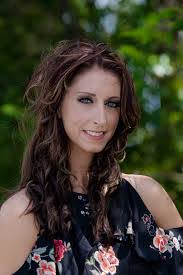 Kristin Scarborough's Instagram, Twitter & Facebook