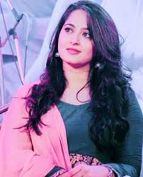 She was also a yoga instructor and has trained under yoga guru bharat thakur. Pin On Anushka Shetty