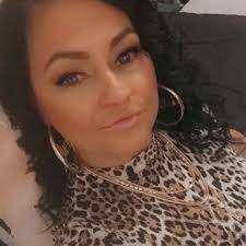 Laura Menefee's Instagram, Twitter & Facebook