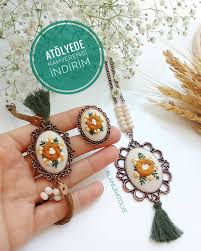 Huriye Unal Adli Kullanicinin Kolye Bileklik Pano Panosundaki Pin Taki Hama Boncugu Kolyeler