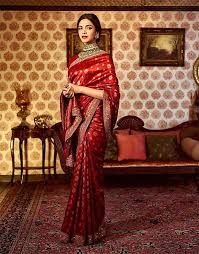इस डिजाइनर का लहंगा पहन सकतीं हैं दीपिका | boldsky. Who Dresses Bride Deepika Padukone The Best Rediff Com Get Ahead
