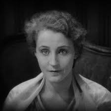 Katie Stebbins's Instagram, Twitter & Facebook