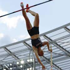 Véritable légende vivante du saut à la perche, sergey bubka a détenu le record du monde pendant près de 20 ans. Championnats D Europe Guillon Romarin Facilement Qualifiee En Finale Du Saut A La Perche Eurosport