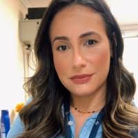 10+ perfis com “Iasmin Leal”