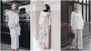 Si kembar menggemaskan ini hendak berumur 4 tahun bulan juli nanti. Baju Ala Santriwati Nusagates