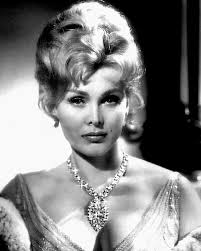 1943), syn policjanta, adoptowany dla pieniędzy przez księżniczkę marie auguste von anhalt, mąż zsa zsy gabor, oświadczył, że miał dziesięcioletni romans ze smith i potencjalnie może być on ojcem jej córki dannielynn. Date Of Zsa Zsa Gabor S Hungarian Funeral Revealed Daily News Hungary