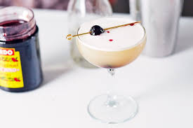 How To Make A Whiskey Sour Recipe Whiskey Sour Whiskey Sour Recipe