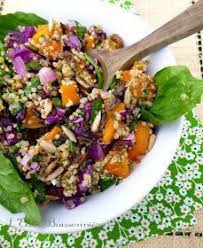 l ecole buissonniere salade de quinoa courge butternut au chou rouge et jeunes pousses d epinards salade de quinoa recette chou rouge recettes de quinoa