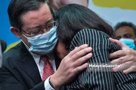 This was confirmed by chew's lawyer, lee khai, when contacted by the new straits times. Guan Eng Trial Trio Plead Not Guilty To All Charges Isu Semasa Semasa Forum Cari Infonet