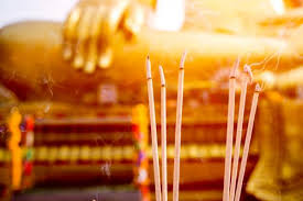 Trong số những con gà được bày trên cỗ cúng rằm tháng giêng tại dòng họ lê quang, con gà được mọi người đánh giá đẹp nhất là con gà bay đứng trên mình. Cung Ráº±m Thang Gieng 2021 Ngay Giá» Nao Thieng Sáº¯m Lá»… VÄƒn Kháº¥n