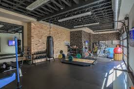 Home Gym Designs That Will Make You Wanna Sweat Home Gym Design Dream Home Gym Gym Room At Home