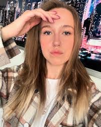 Lana Snow's Instagram, Twitter & Facebook