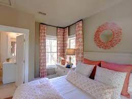 Decorating A Guest Bedroom Ideas For Guest Room Hgtv Guest Bedroom Decor Small Guest Rooms Small Guest Bedroom