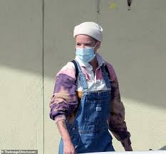 Alev aydin is a turkish actor, screenwriter, producer, and director. Halsey Wears Overalls And Picks Up Art Supplies With Alev Aydin Daily Mail Online