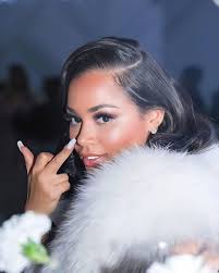 Happy New Year Fans🌲💋💯🌹🌲🏖️🍷🌹💯🍷🏖️🌲🌹🍻🍷