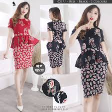 Select your size & enter your email to be notified if it comes back in stock. Dress Batik Wanita Modern Model Peplum Lengan Pendek Dress Batik Modern Kombinasi Lisu Shopee Indonesia