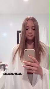 Enjoy our hd porno videos on any device of your choosing! Pin By Alina Antonio On Riley Lewis Best Friend Photography Friends Photography Lewis