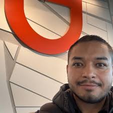 Q2 '25 was nothing short of incredible here at Polo (YC W23)! 🚀 This  quarter: 📈 ARR grew 67.5% 📍 Paying locations increased 41.4% 💰 Avg. ARR  per location jumped 18.5% 📉 CAC dropped 18.6% And…