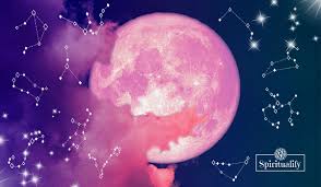 Of course, the full moon can't bring bae straight to your doorstep, but it can strengthen your intentions. How Does The Moon Affect Cancers