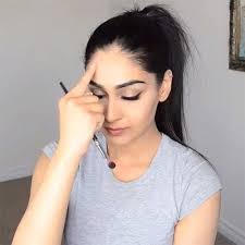 Easy Hair Hacks Every Girl Needs To Know A Guide For Lazy Girls Hair Hacks Uneven Hairline Hair Powder