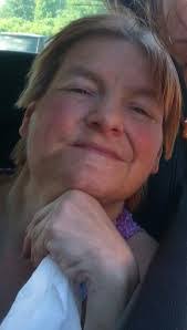 Ellie Pack's Instagram, Twitter & Facebook