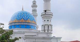Hang tuah merupakan seseorang pahlawan dan tokoh legendaris melayu pada masa pemerintahan kesultanan malaka. Al Bukhari Foundation Mosque In Kuala Lumpur Malaysia Sygic Travel