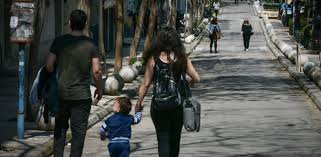 Εκρηκτικό το μείγμα από τη χαλάρωση μέτρων και των εισαγόμενων κρουσμάτων σύμφωνα με τον γώγο. Ta Tria Kleidia Gia Na Anapsoyn Prasino Fws Gia Xalarwsh Twn Metrwn Oi Episthmones E8nos