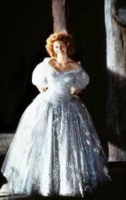 The Film S The Thing Julia S Screen Style Julia Roberts Fairytale Gown Hook Movie