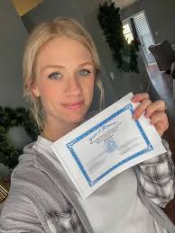 Andrea Coatney's Instagram, Twitter & Facebook