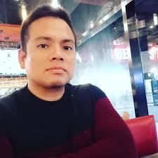 Wow, you're gorgeous. Are you in the Army FOS so you in the military? I  sure 20 years in the morning core retired.