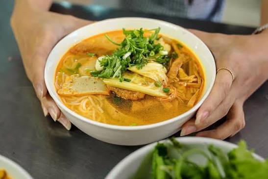 Ba Lu Fish Cake Noodle Soup: 319 Hung Vuong / 17 Nam Tran / 85 Khuc Hao | Son Tra District
