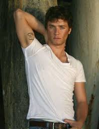 I Think Growing Up Did Jeremy Sumpter Some Justice Peterpan Stillhaveacrush Jeremy Sumpter Jeremy Sumpter Peter Pan Peter Pan