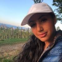 600+ profilů „Hilfiker“