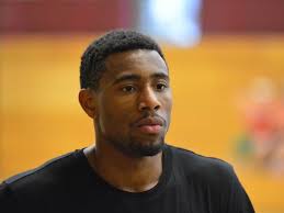 Allrounder Brandon Spearman schlägt bei Wedel voll ein