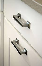 Kitchen Updates For Any Budget Rooms Home Garden Television Kitchen Handles Decorating Mistakes Kitchen Cabinet Handles