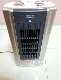 📢1/1~1/31 pi錢包綁定pi卡回饋5%+品牌加碼回饋5% ptc陶瓷發熱體 結合高效散熱鋁板，藉由低噪風葉將暖氣送出 兩段功率選擇，熱風1200w / 暖風600w 活性碳可水洗濾網，降低異味 設計可擺頭左右各30度，擴大取暖範圍 å›žå®¶æœ‰æš–æ°£å¹å¥½æš– Babyhomeè¦ªå­è¨Žè«–å€