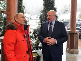 Der belarussische präsident alexander lukaschenko ist am montag zu gesprächen mit russlands staatschef wladimir putin im russischen sotschi eingetroffen. Putin S Unexpected Dilemma What To Do With Lukashenko Euractiv Com