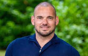 Sneijder sempre foi um jogador imensamente talentoso, que teve um curto período de auge. Heeft Wesley Sneijder Een Nieuwe Vriendin Gevonden Met Yolanthe Komt Het Nooit Meer Goed Showbizz 24