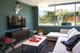 In all glorious shades a soothing green is as calming as it is strong, able to make a gentle statement in any style of decor. Go Green 10 Warm And Woodsy Ways To Use Forest Green In Any Room Hgtv Urban Oasis 2016 Behind The Design Hgtv