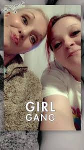 Amber Szekeres's Instagram, Twitter & Facebook